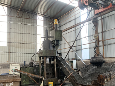 การประชุมเชิงปฏิบัติการการอัดก้อนเศษเหล็กของ Zunhua Shengjian Fanrong Machinery เข้าสู่การผลิตอย่างเป็นทางการ